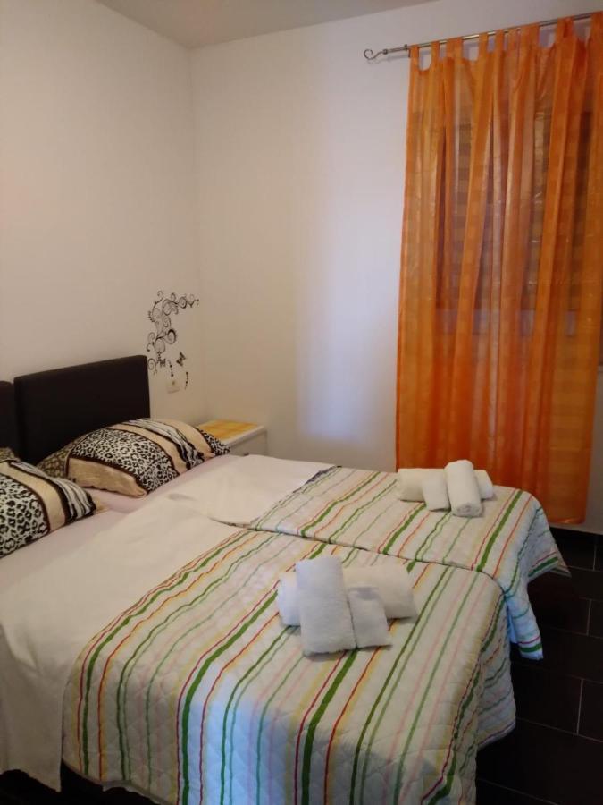 Apartmani Buba Подстрана Екстериор снимка